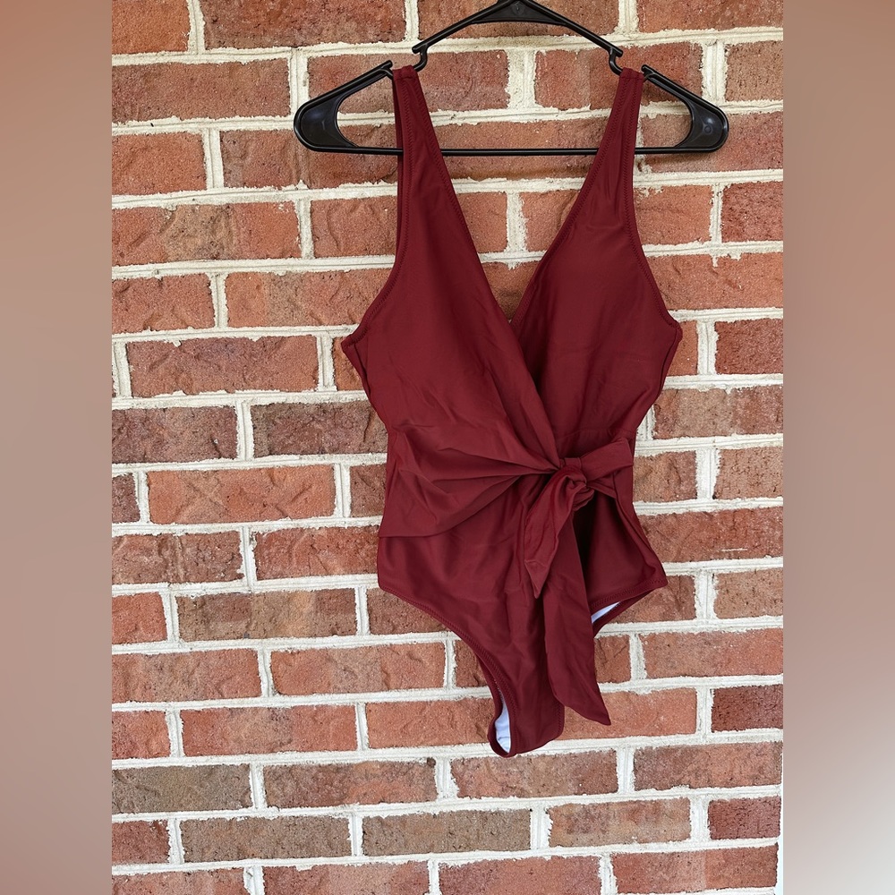 Small Burgundy Cupshe One Piece Swimsuit